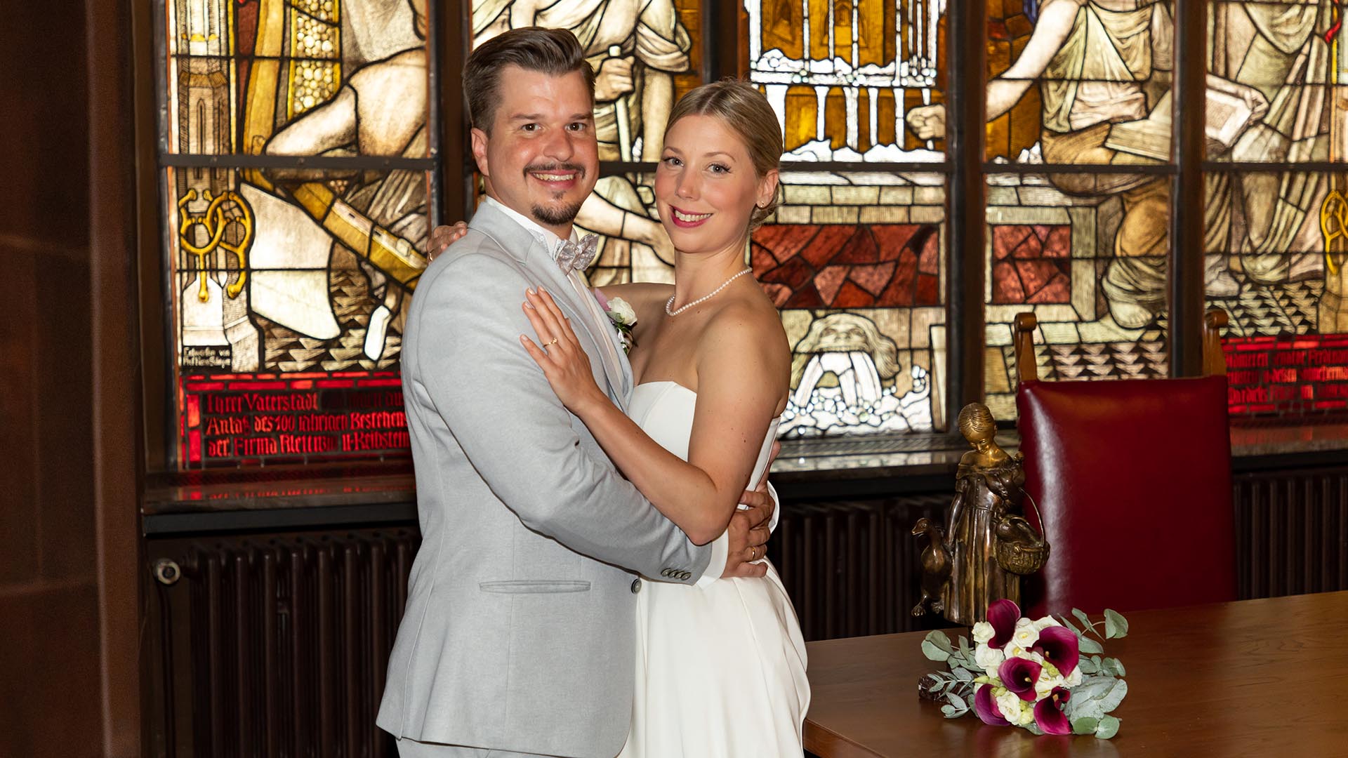 Fotoshooting mit dem Brautpaar im alten Rathaus Göttingen
